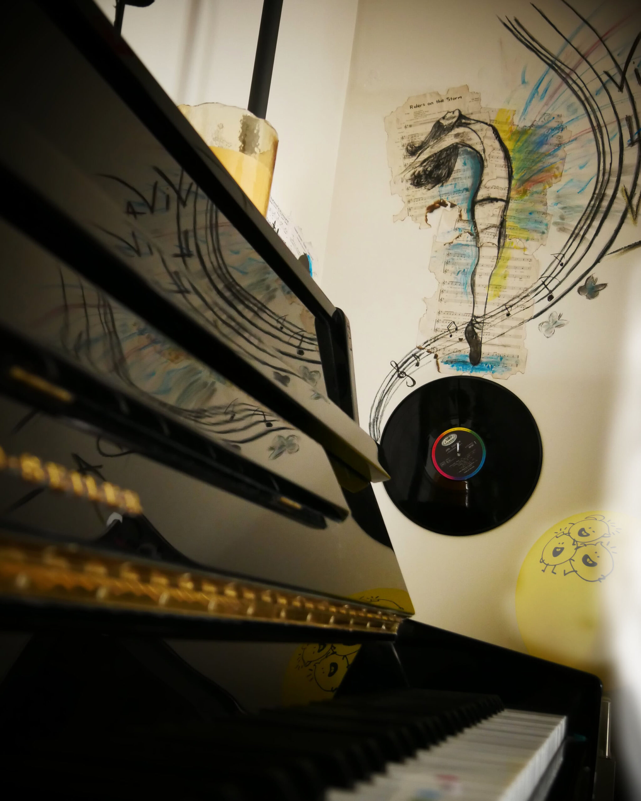 Fresque murale danseuse piano